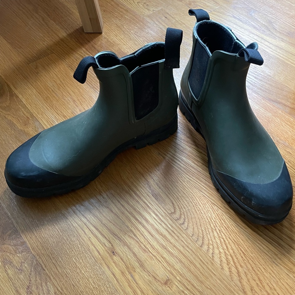 Everlane Green and Black Winter Rain Boots